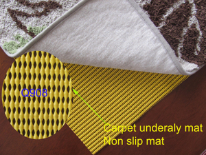 La base de alfombra amarilla es antideslizante, resistente al desgaste y duradera
